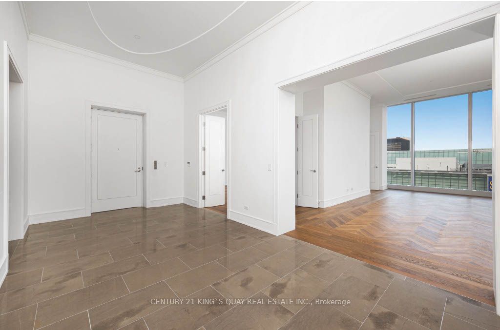 183 Wellington St W 02 Property Photo 25