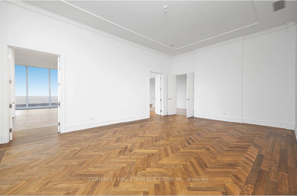 183 Wellington St W 02 Property Photo 28