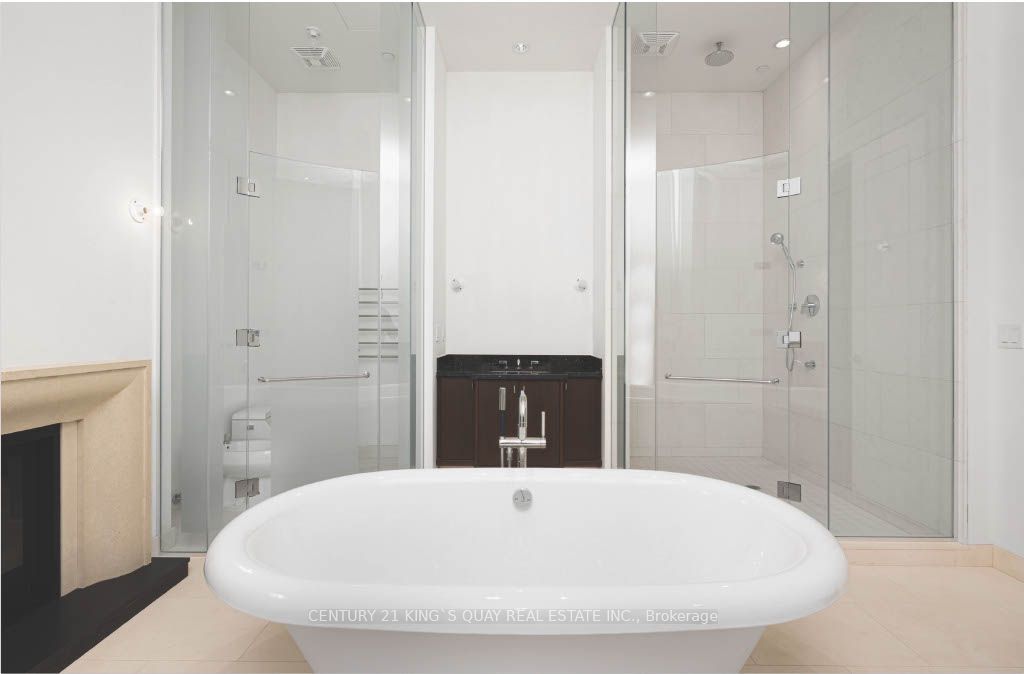 183 Wellington St W 02 Property Photo 36