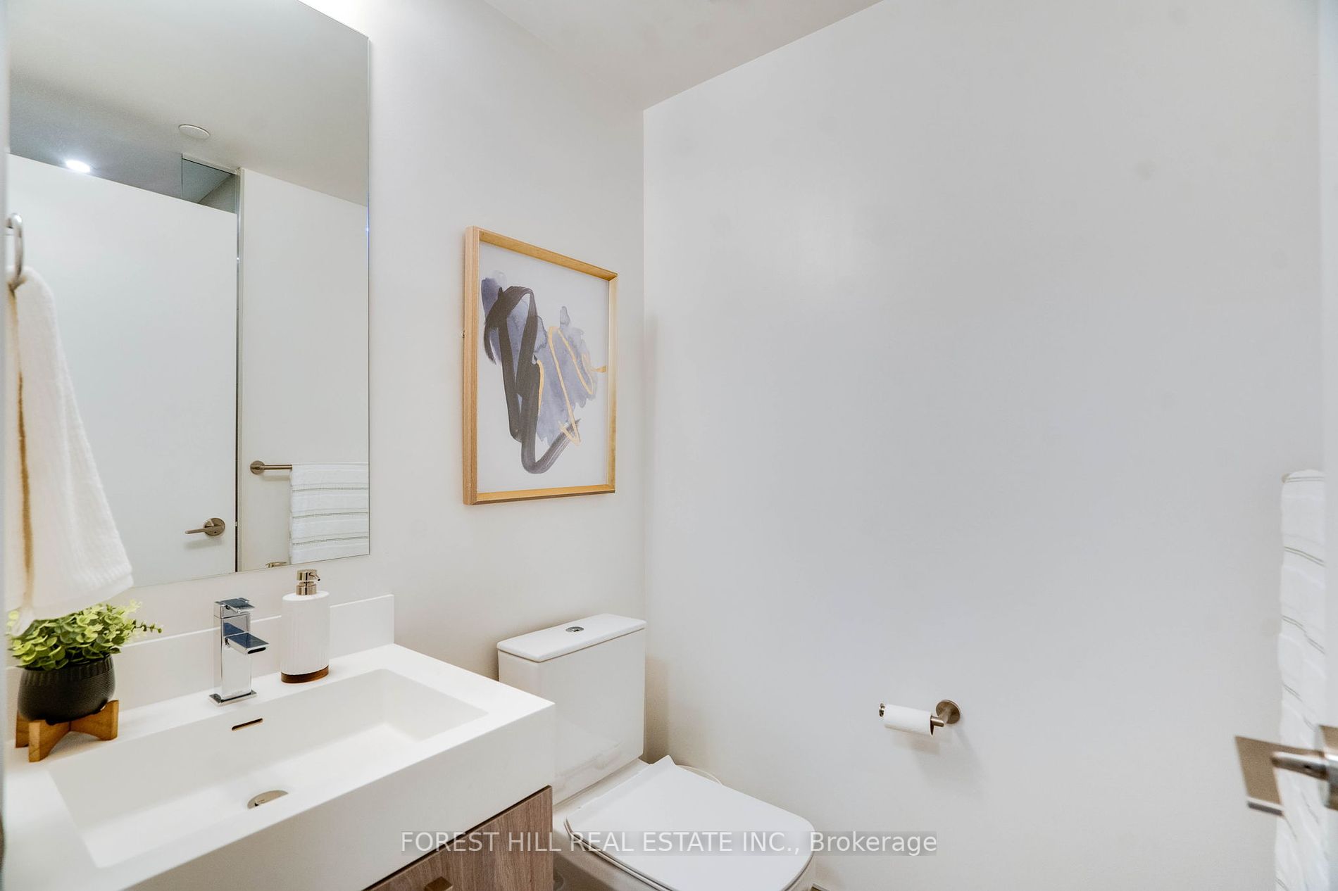 1 Yorkville Ave 02 Property Photo 3