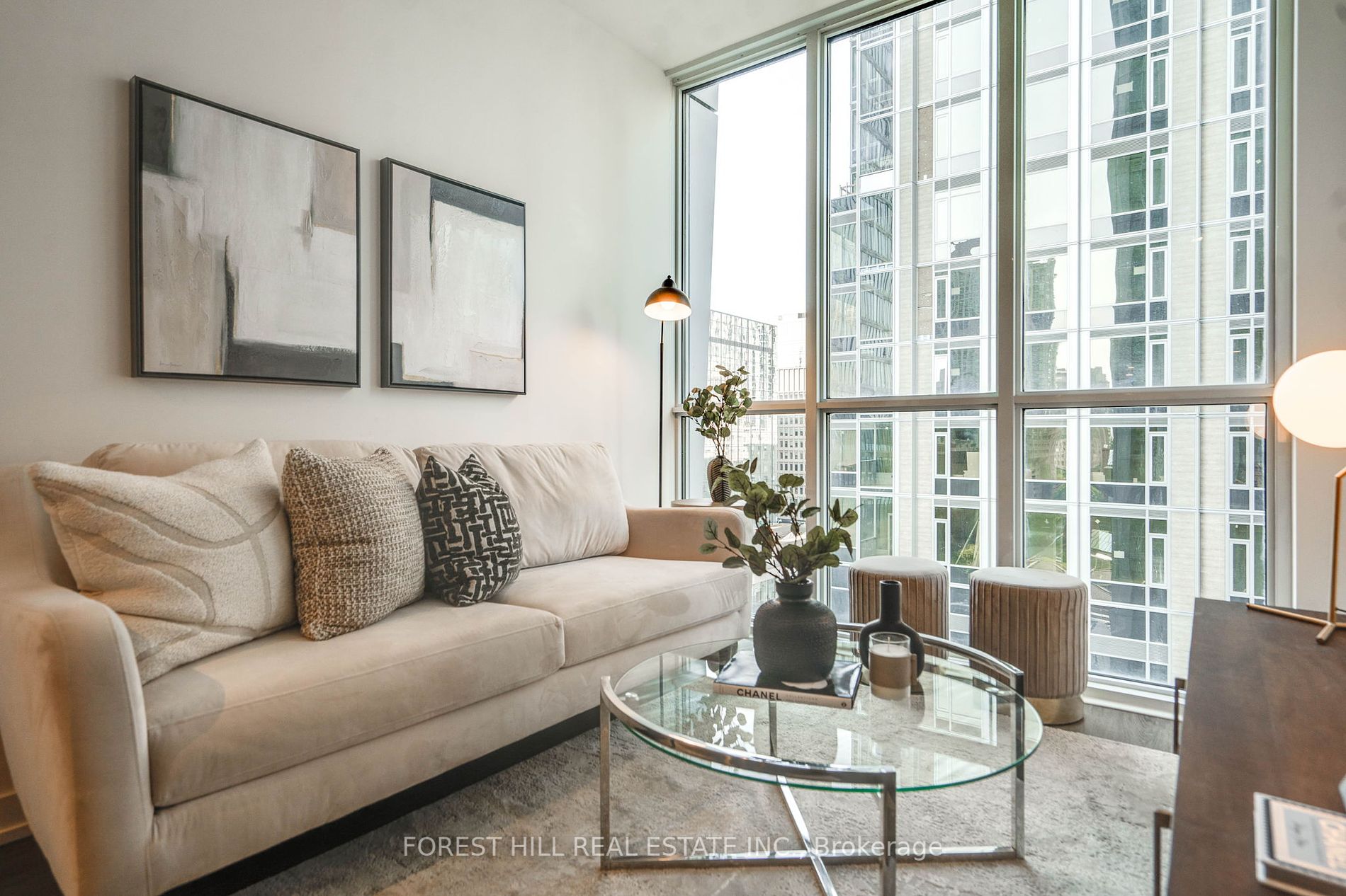 1 Yorkville Ave 02 Property Photo 15