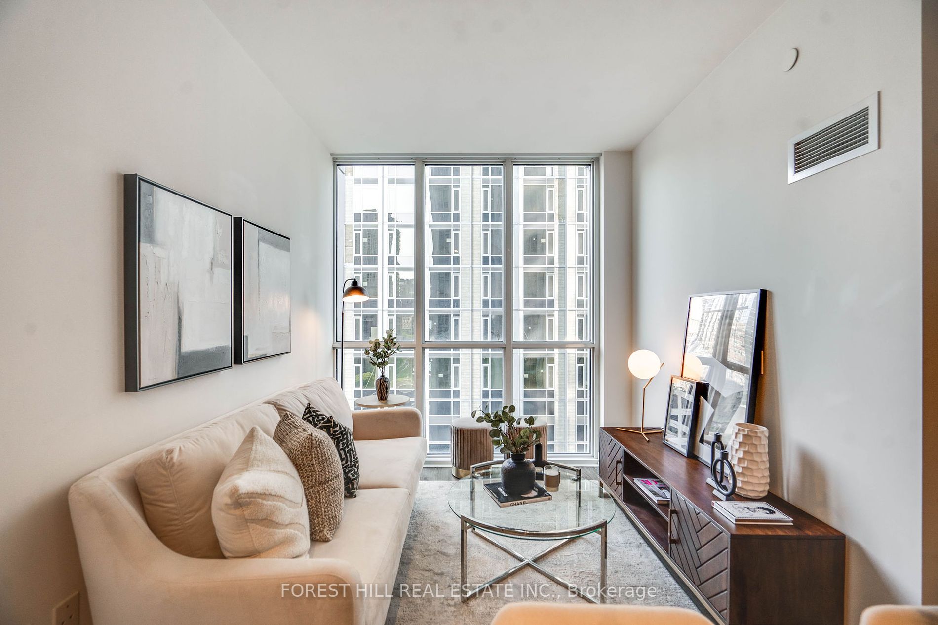1 Yorkville Ave 02 Property Photo 16