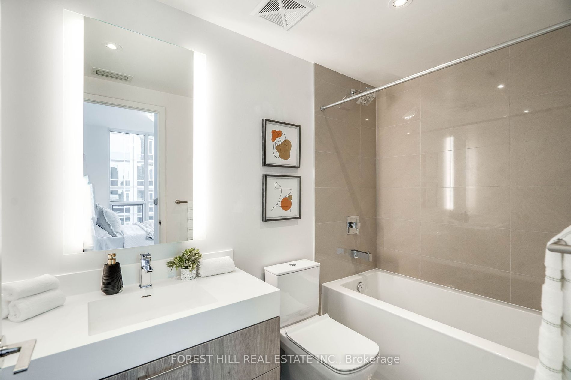 1 Yorkville Ave 02 Property Photo 25
