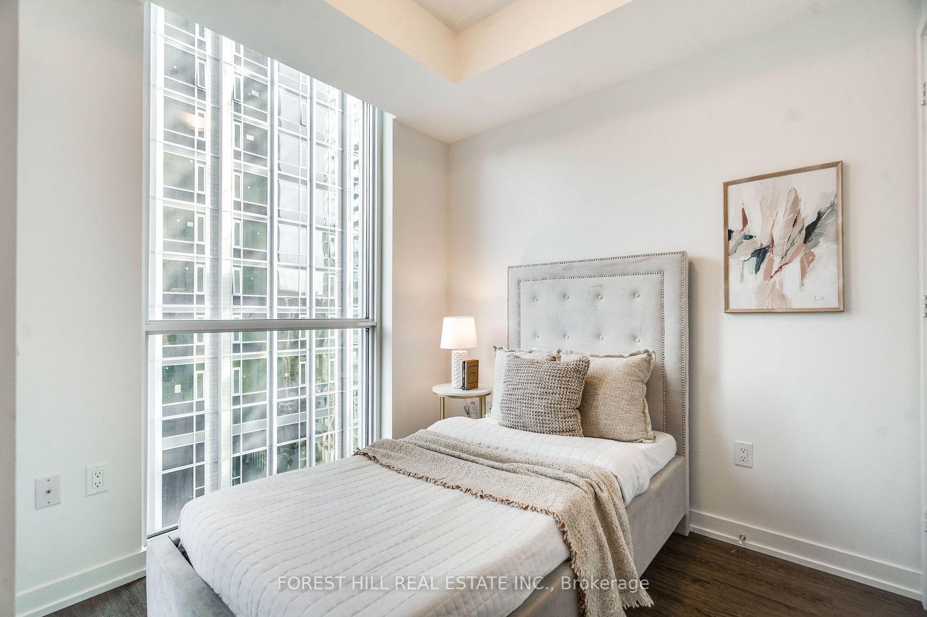 1 Yorkville Ave 02 Property Photo 27