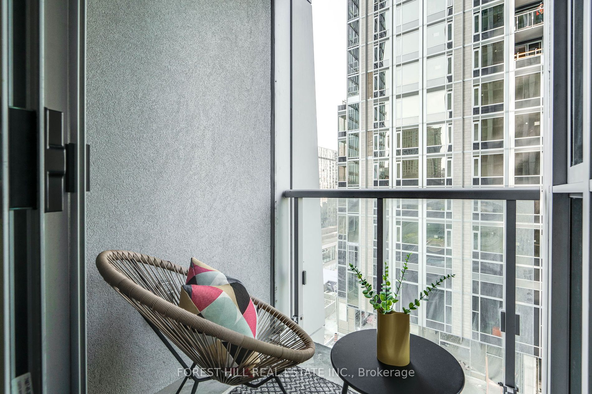 1 Yorkville Ave 02 Property Photo 29
