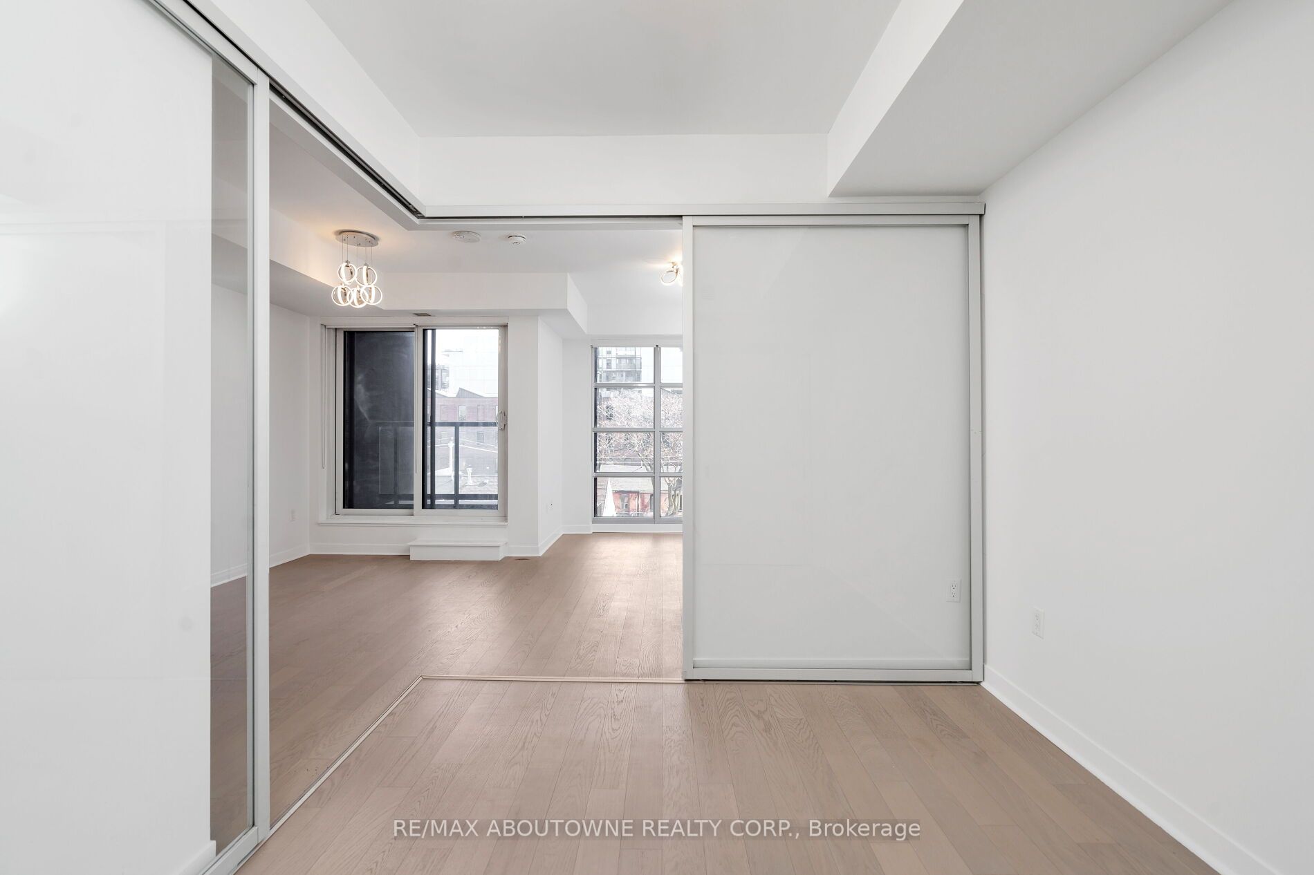 501 Adelaide St W 5 Property Photo 16