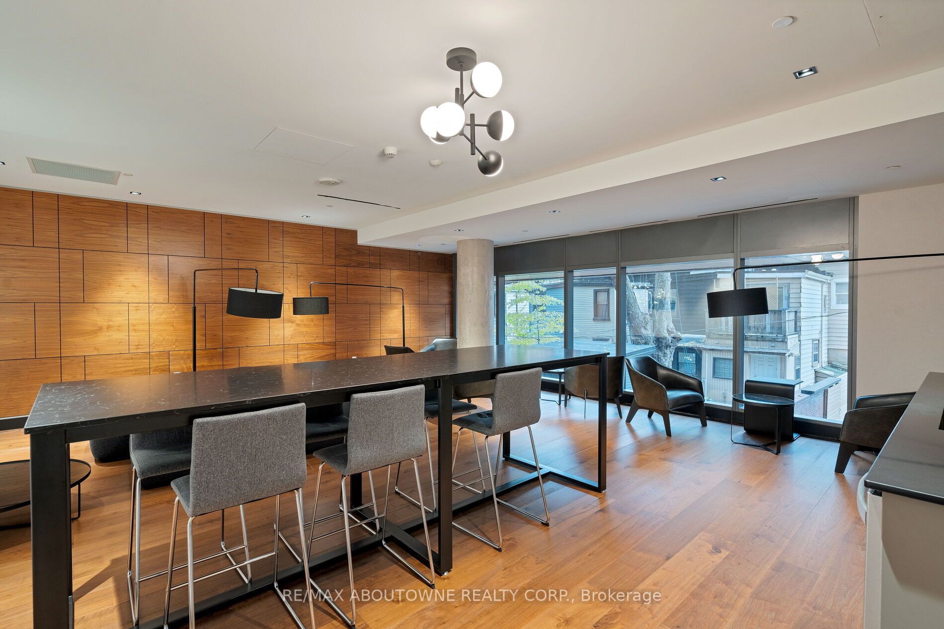 501 Adelaide St W 5 Property Photo 26