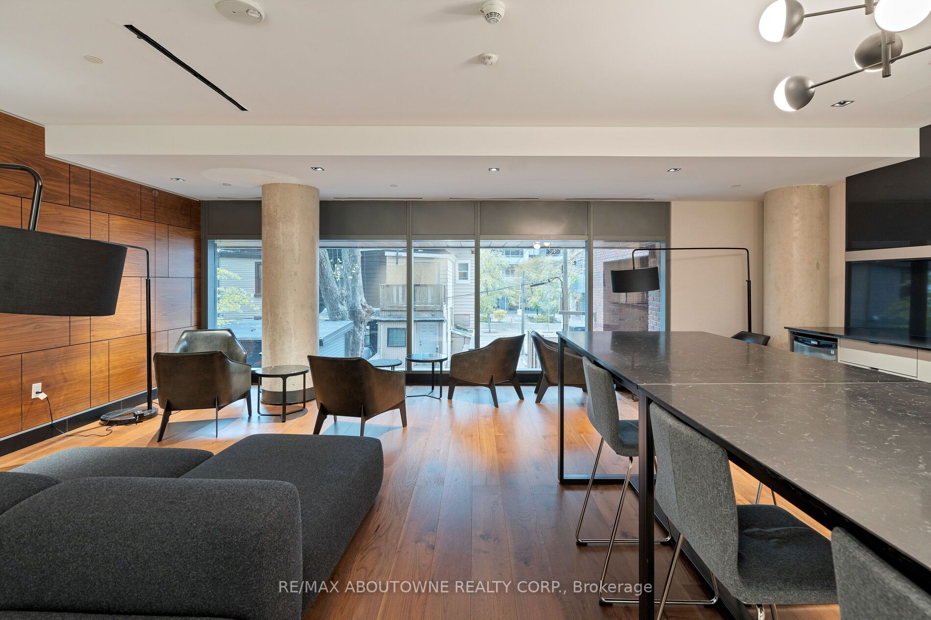 501 Adelaide St W 5 Property Photo 27