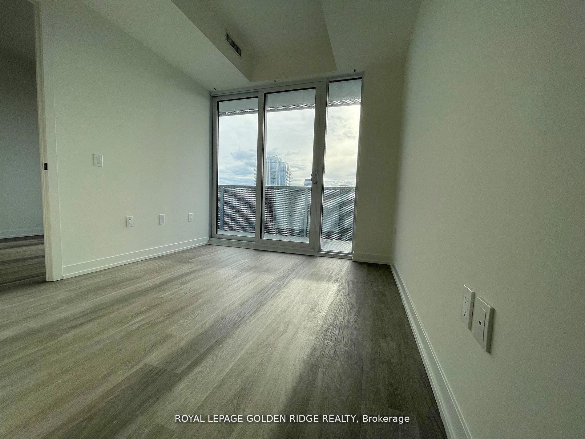 55 Cooper St 12 Property Photo 8