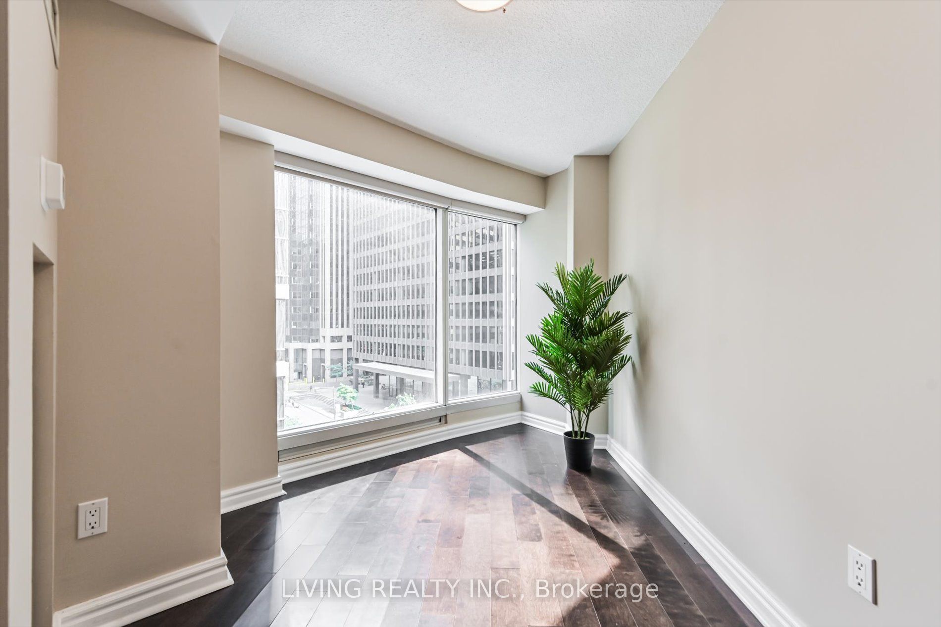 33 University Ave 9 Property Photo 18
