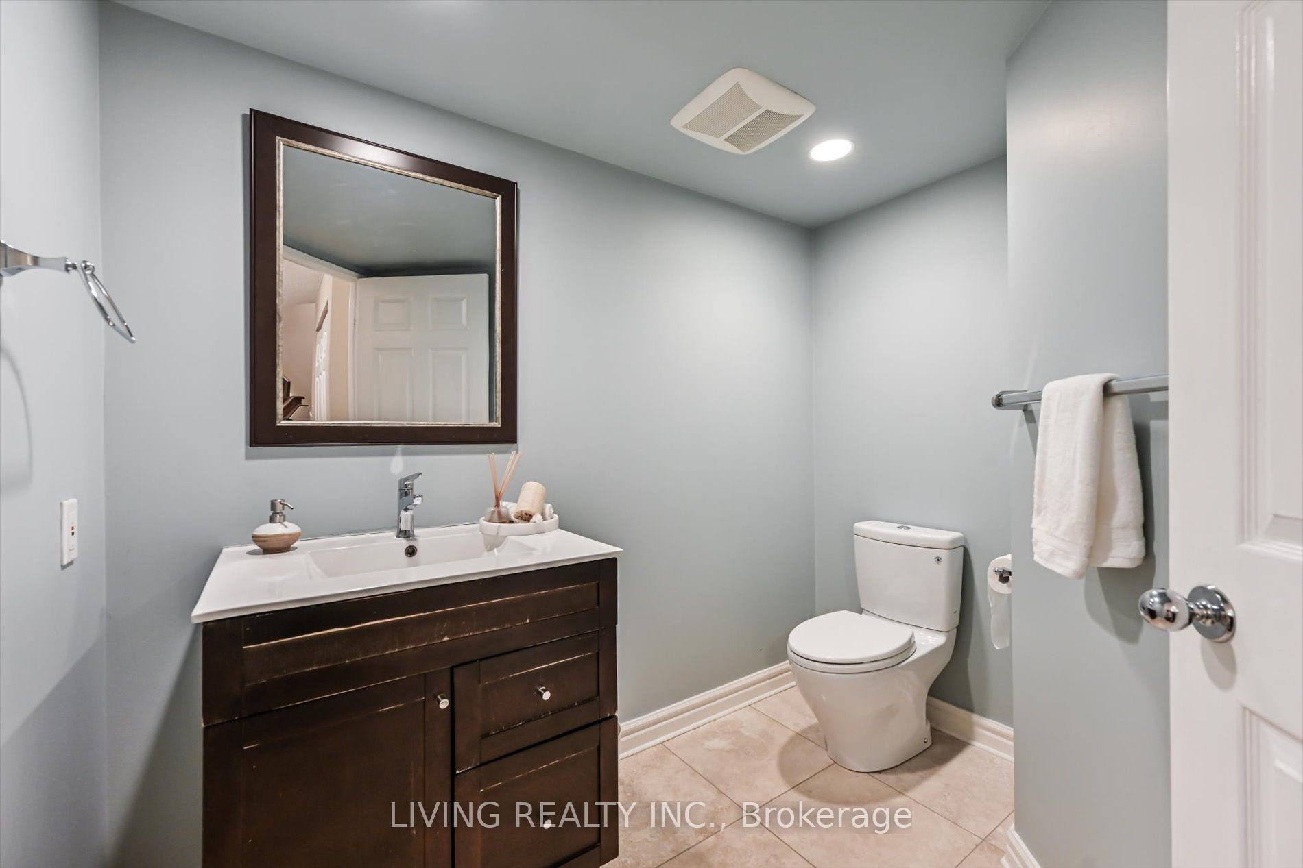 33 University Ave 9 Property Photo 20