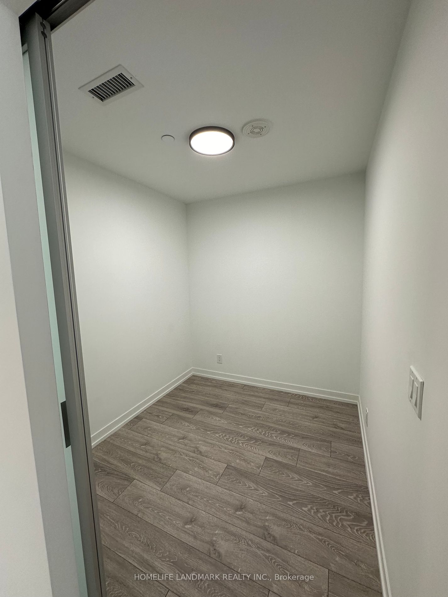 2020 Bathurst St 3 Property Photo 7