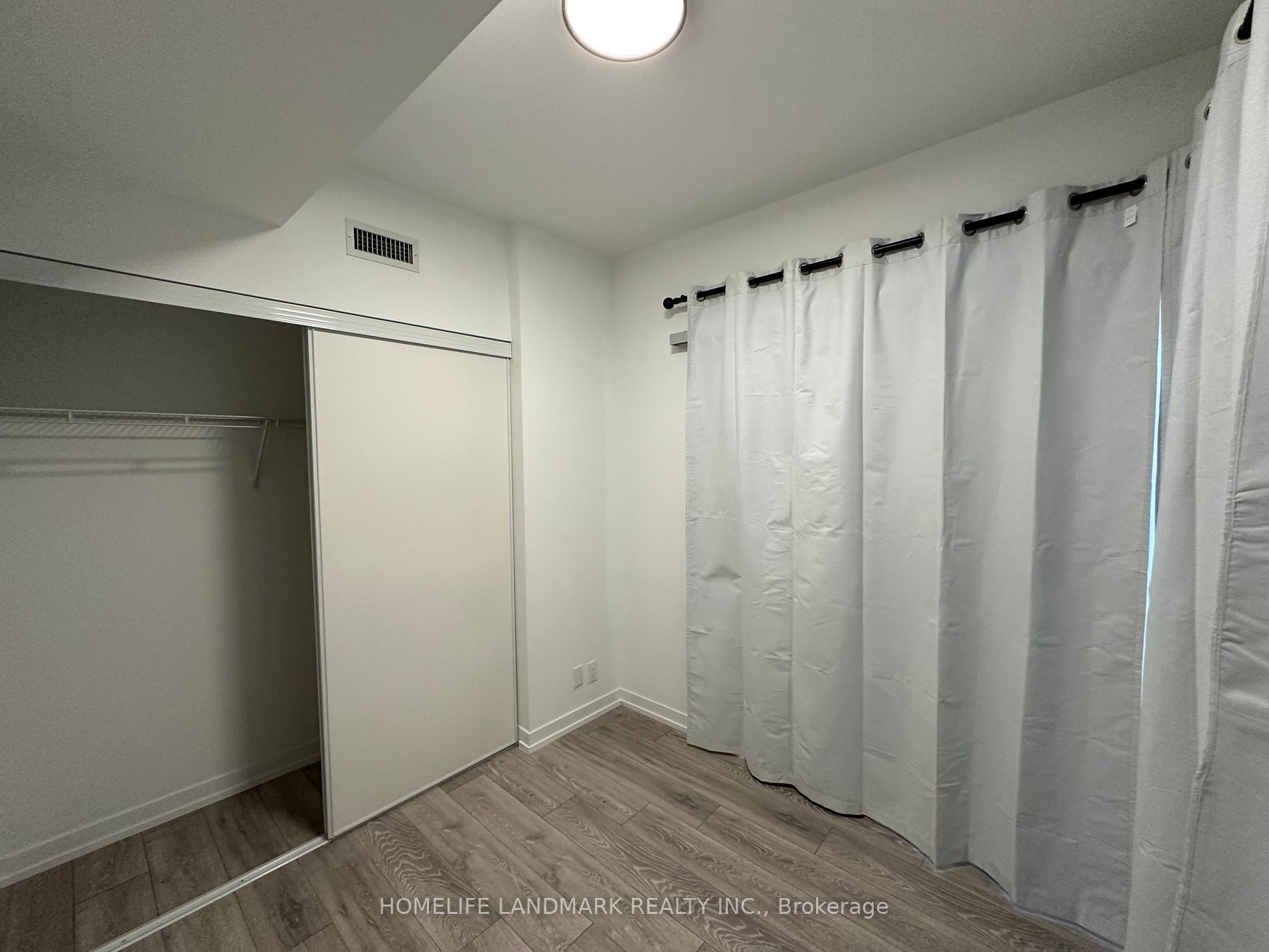 2020 Bathurst St 3 Property Photo 13