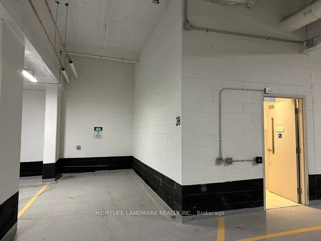 2020 Bathurst St 3 Property Photo 17