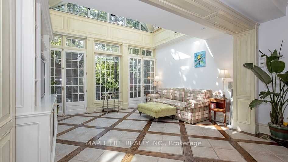 11 Dewbourne Ave Property Photo 9