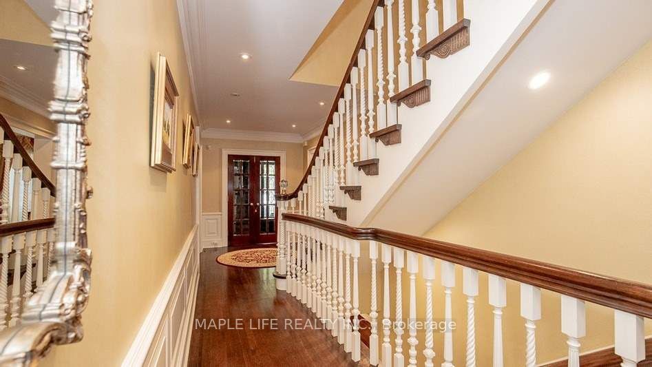 11 Dewbourne Ave Property Photo 13