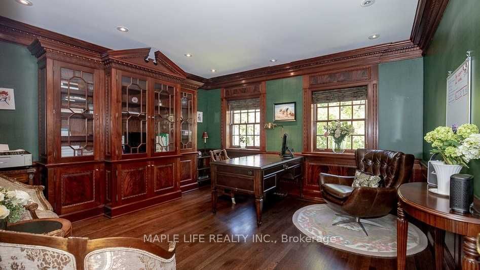 11 Dewbourne Ave Property Photo 18