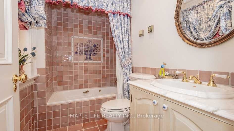11 Dewbourne Ave Property Photo 23