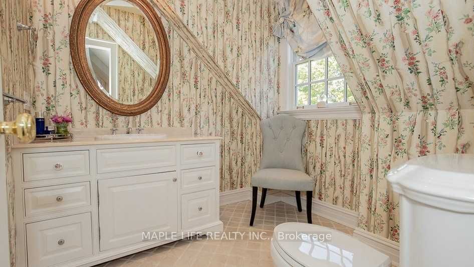 11 Dewbourne Ave Property Photo 28