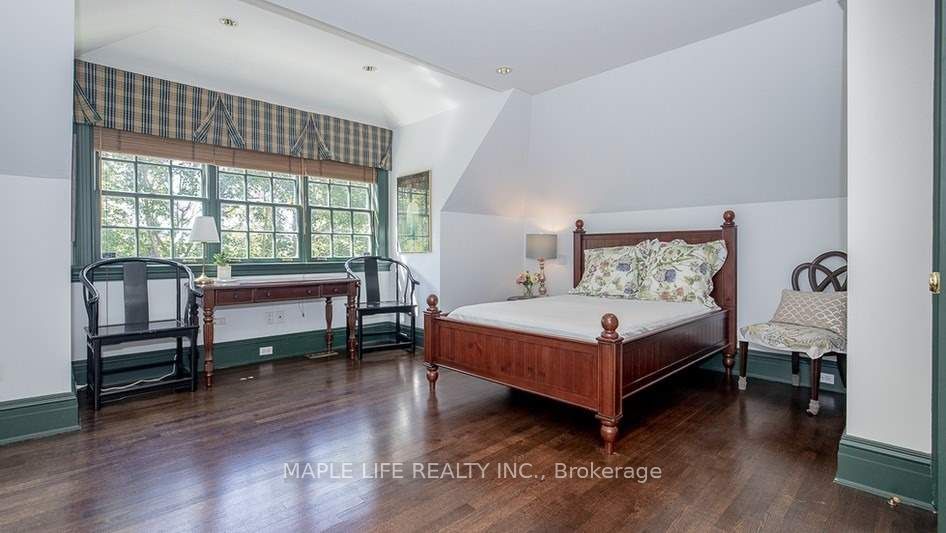 11 Dewbourne Ave Property Photo 29