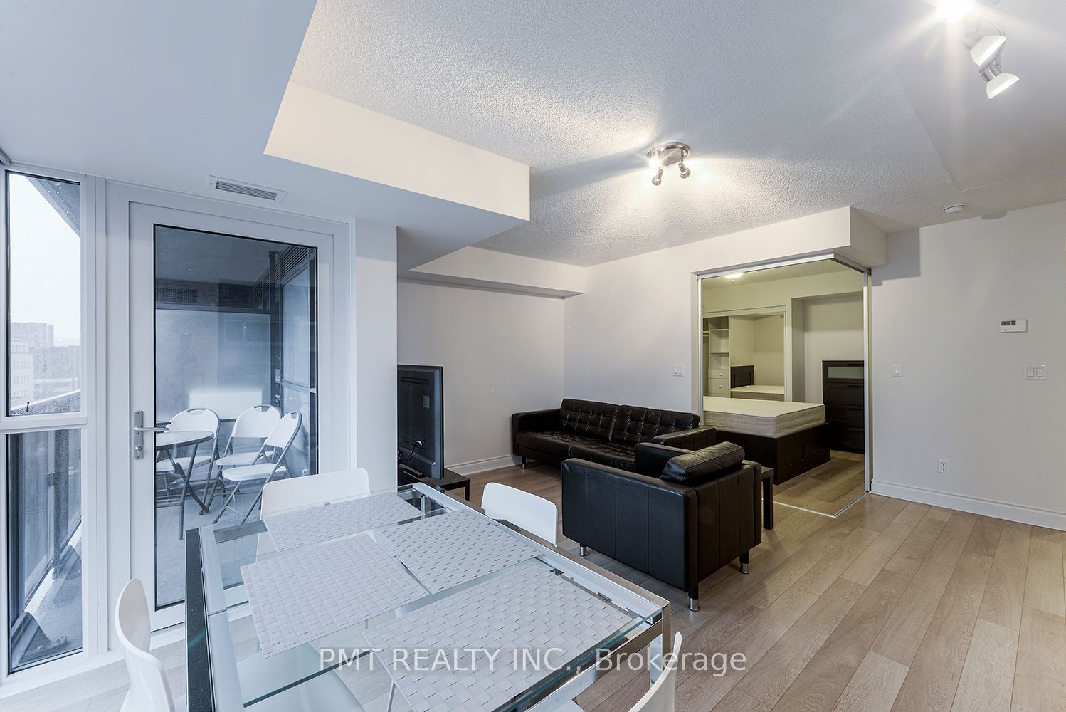 28 Ted Rogers Way 08 Property Photo 10