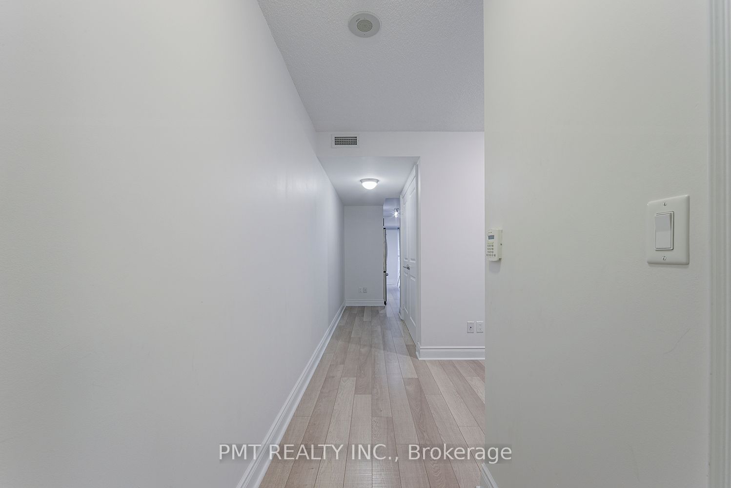 28 Ted Rogers Way 08 Property Photo 16