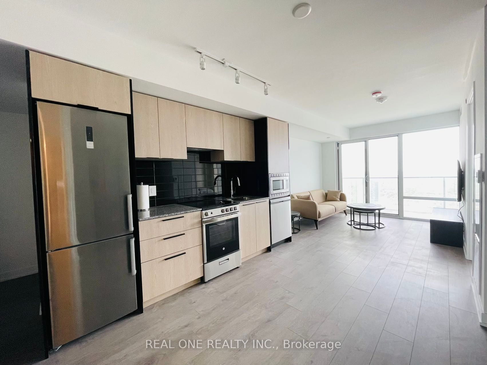 501 Yonge St 07 Property Photo 1