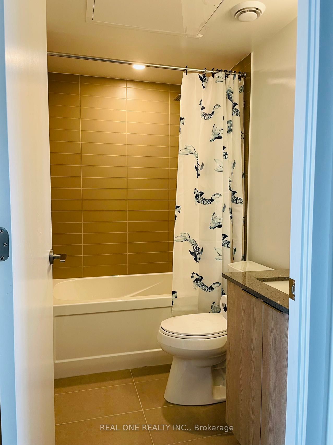 501 Yonge St 07 Property Photo 6