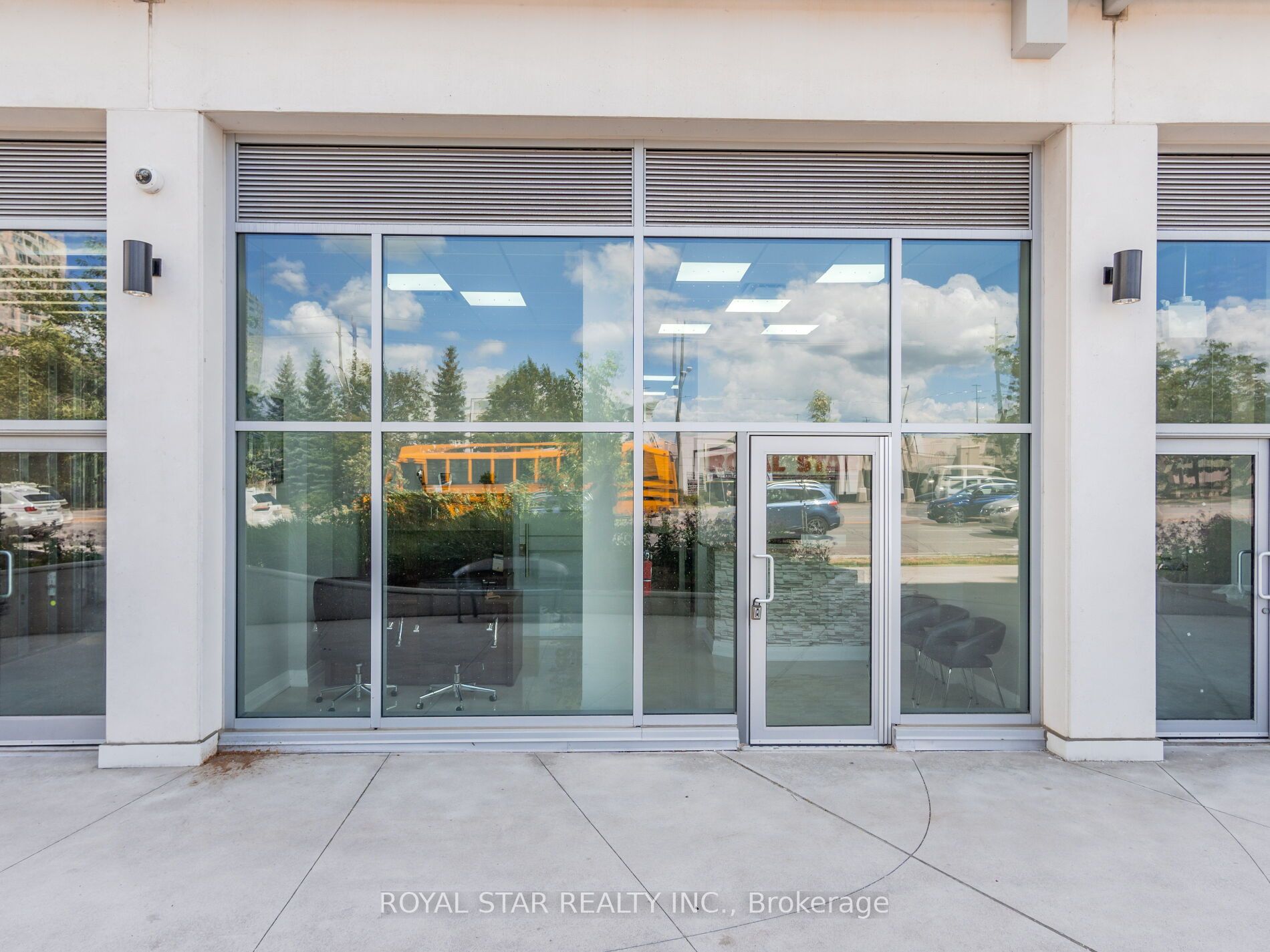 595 Sheppard Ave E Property Photo 5