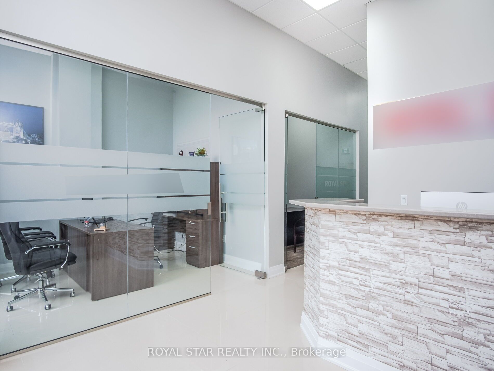 595 Sheppard Ave E Property Photo 8