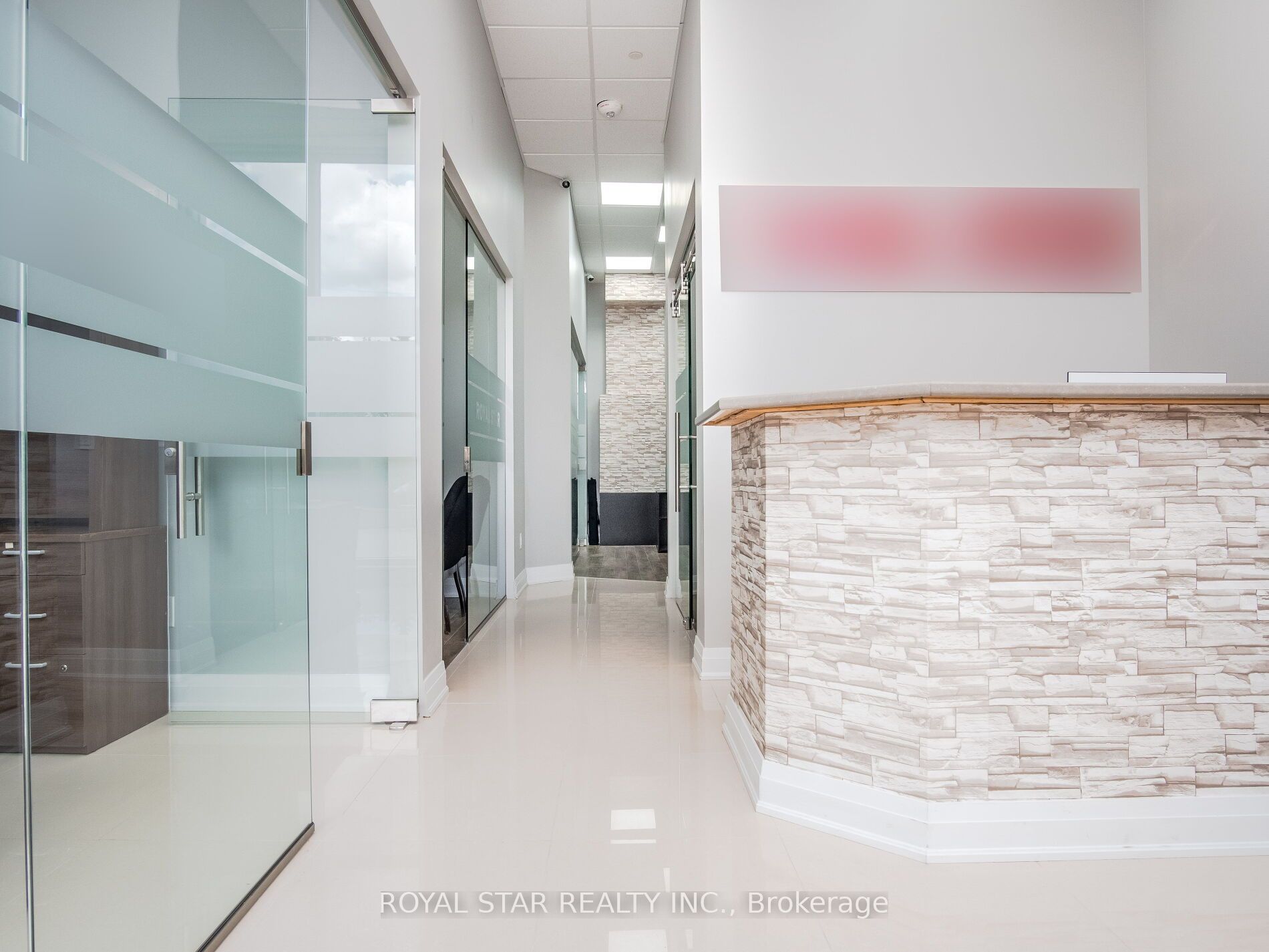 595 Sheppard Ave E Property Photo 9