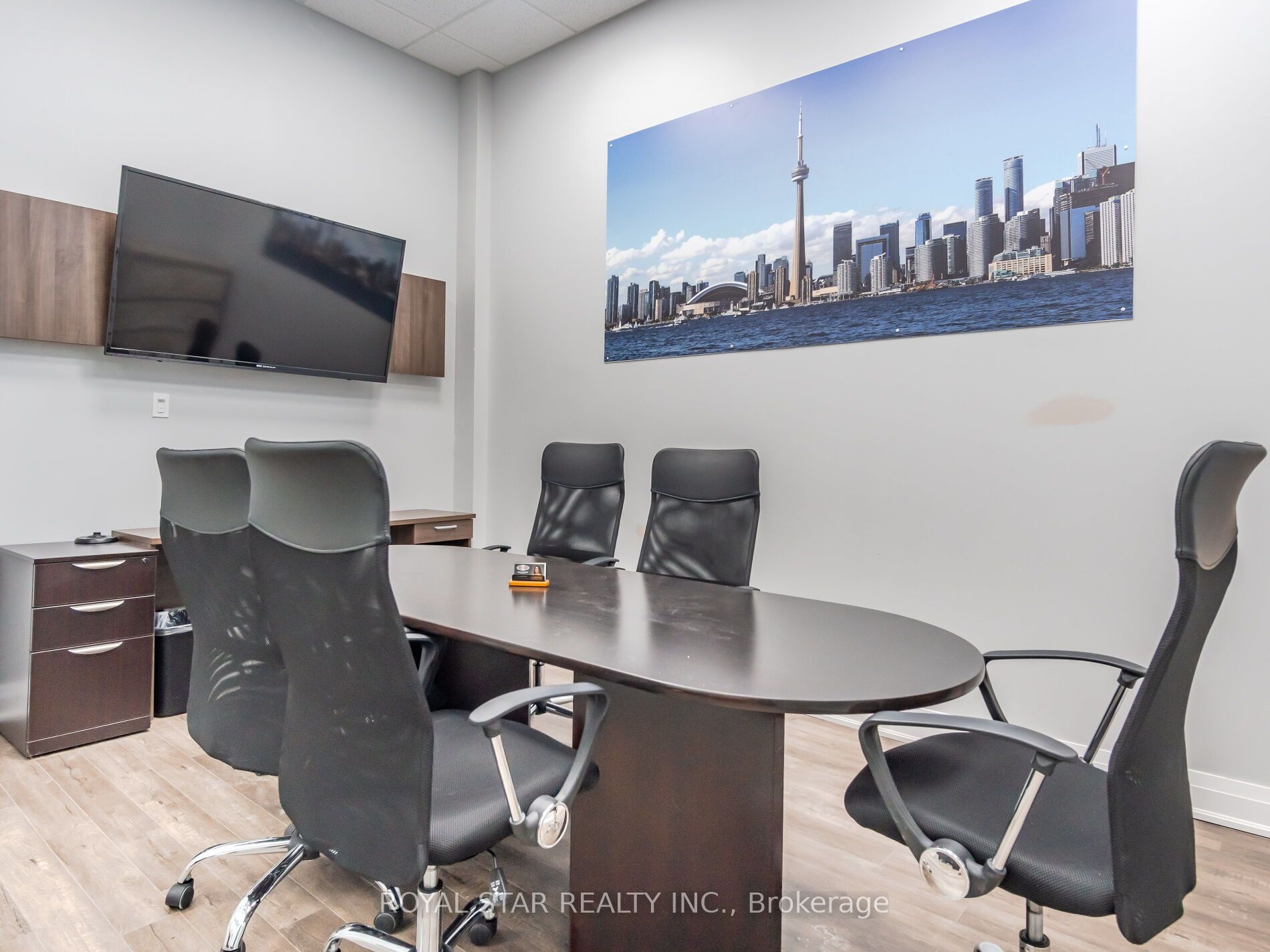 595 Sheppard Ave E Property Photo 25