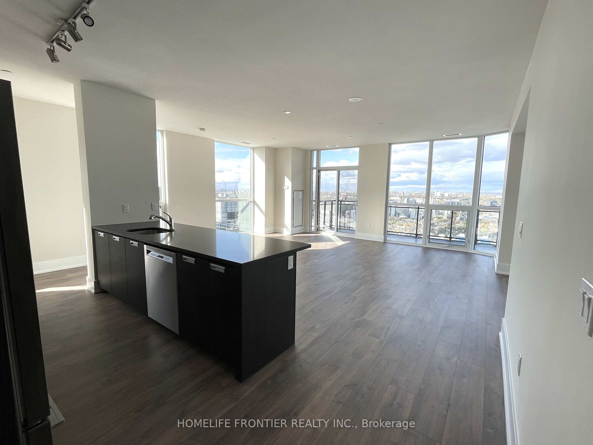 99 John St 04 Property Photo 11