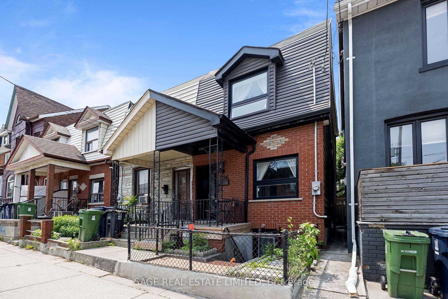 296 Ossington Ave Property Photo 2