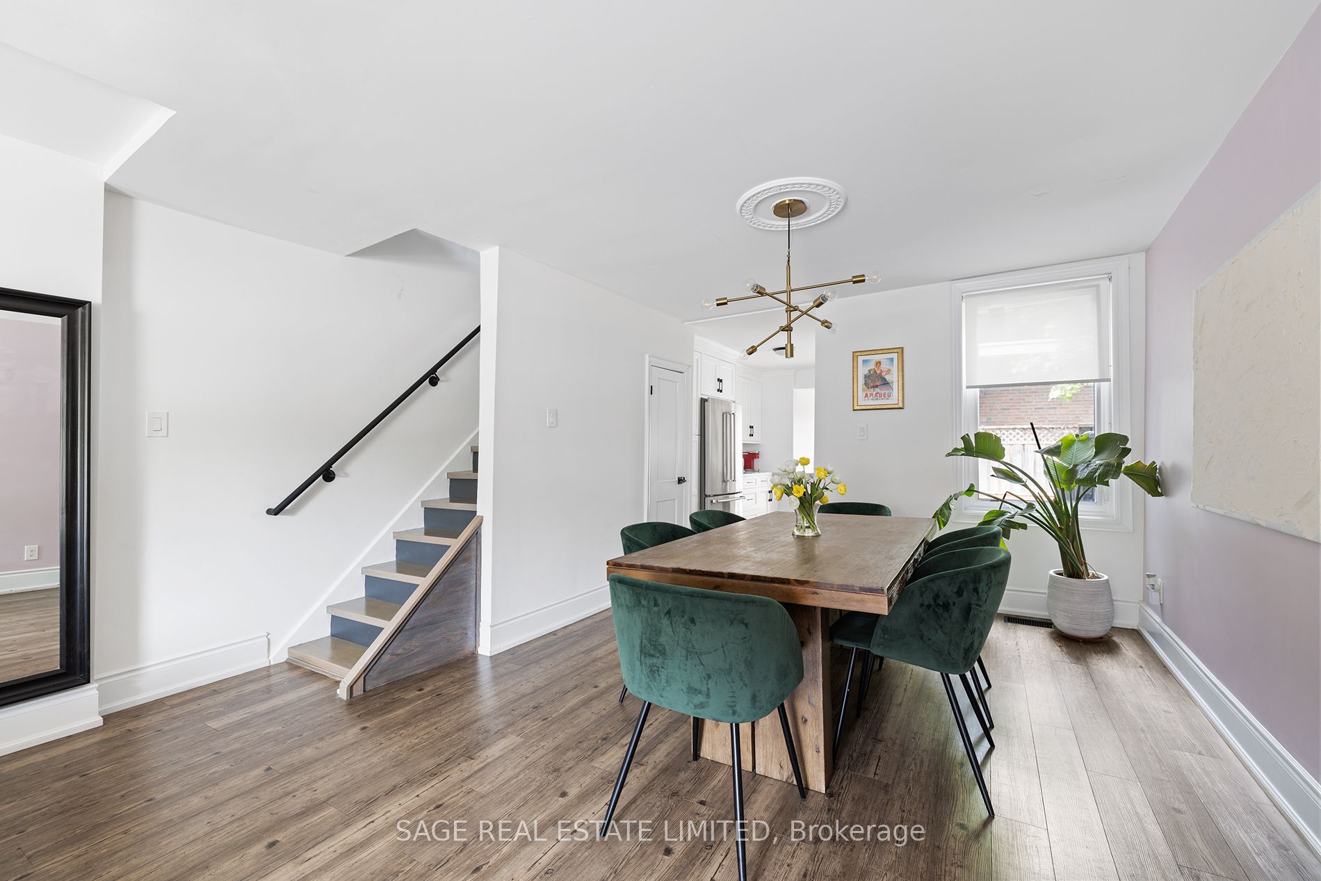 296 Ossington Ave Property Photo 6