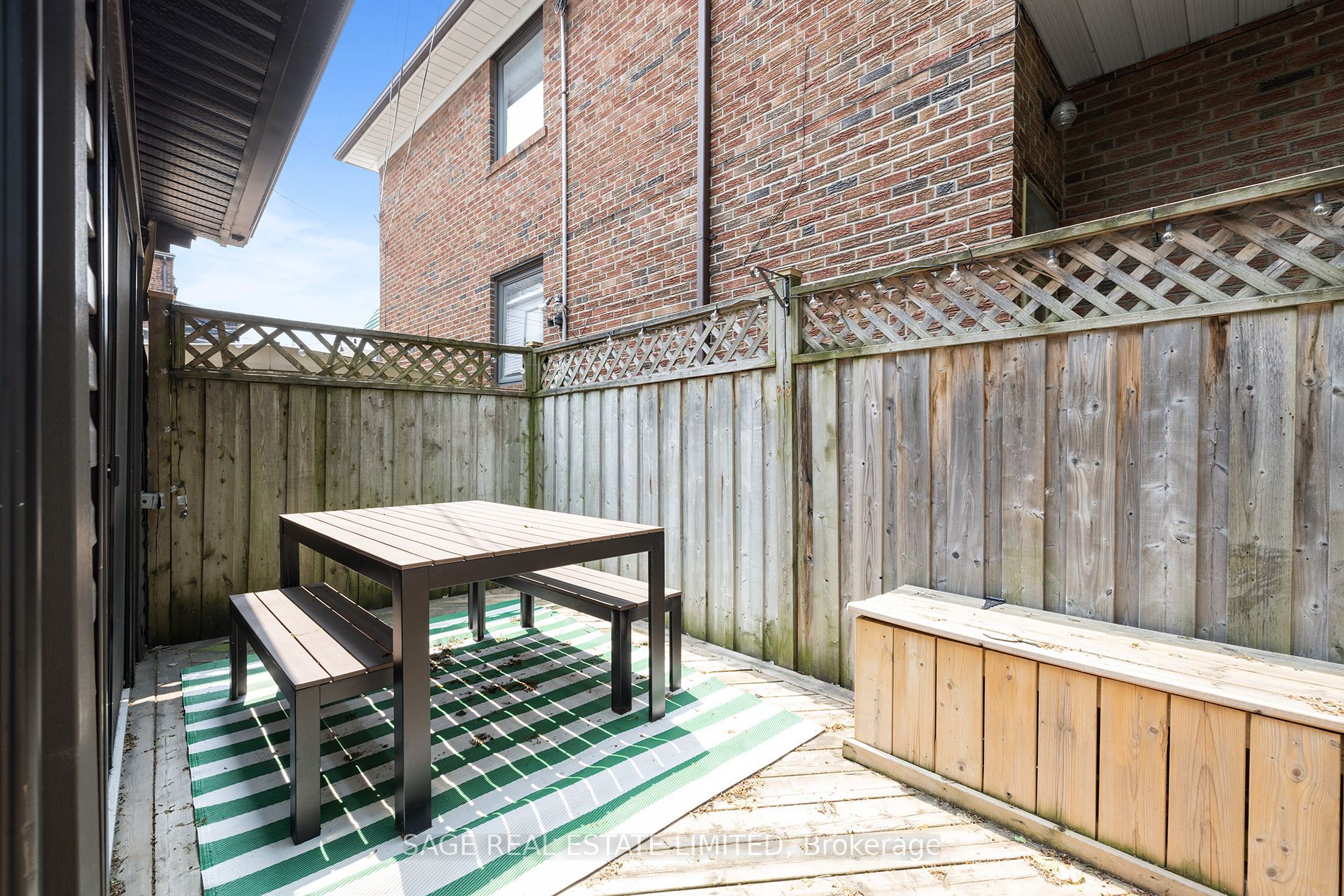 296 Ossington Ave Property Photo 25