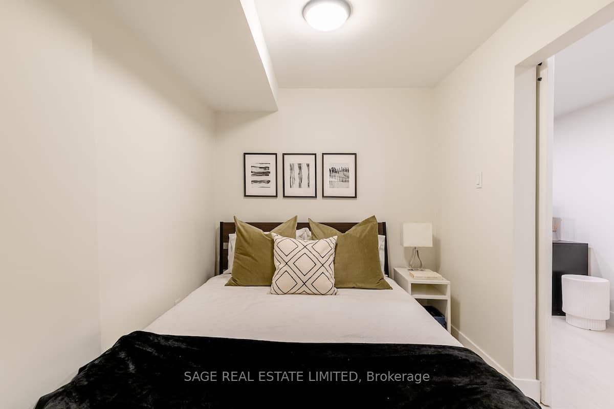 296 Ossington Ave Property Photo 34