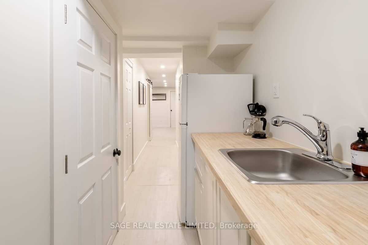 296 Ossington Ave Property Photo 39