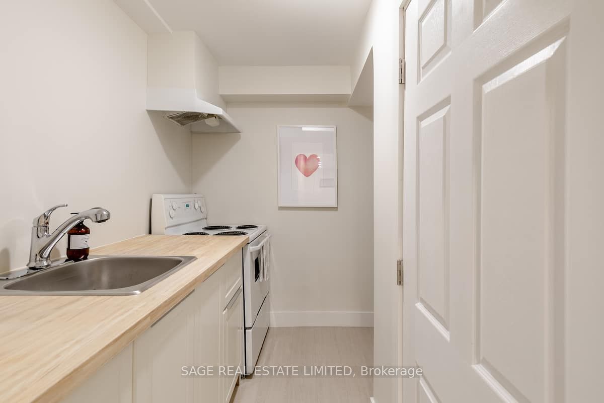 296 Ossington Ave Property Photo 40