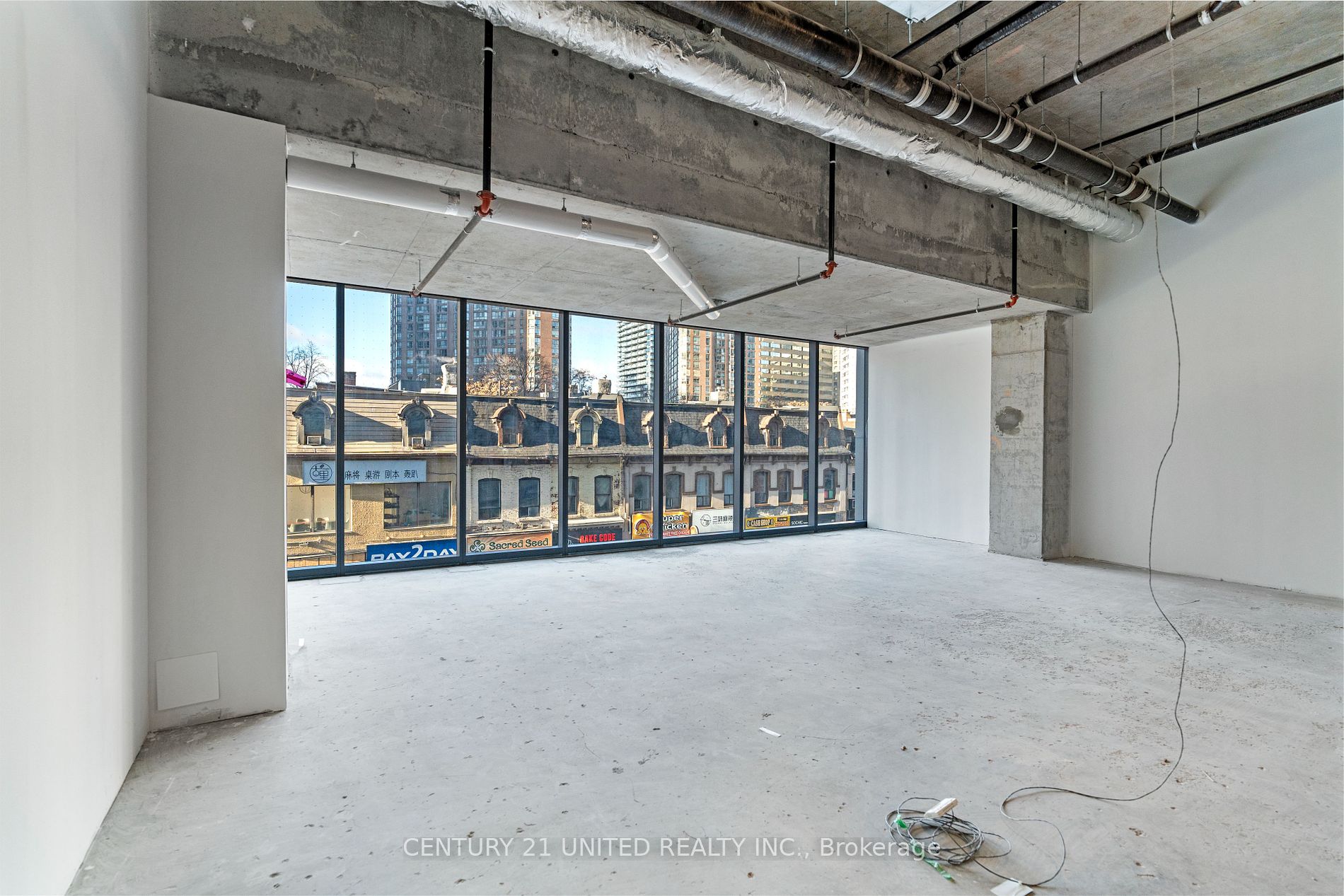591 Yonge St Property Photo 12
