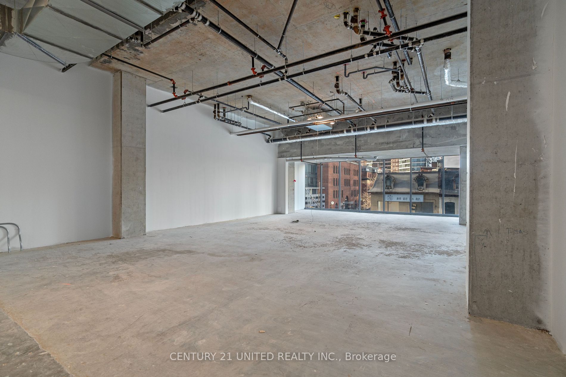 591 Yonge St Property Photo 13