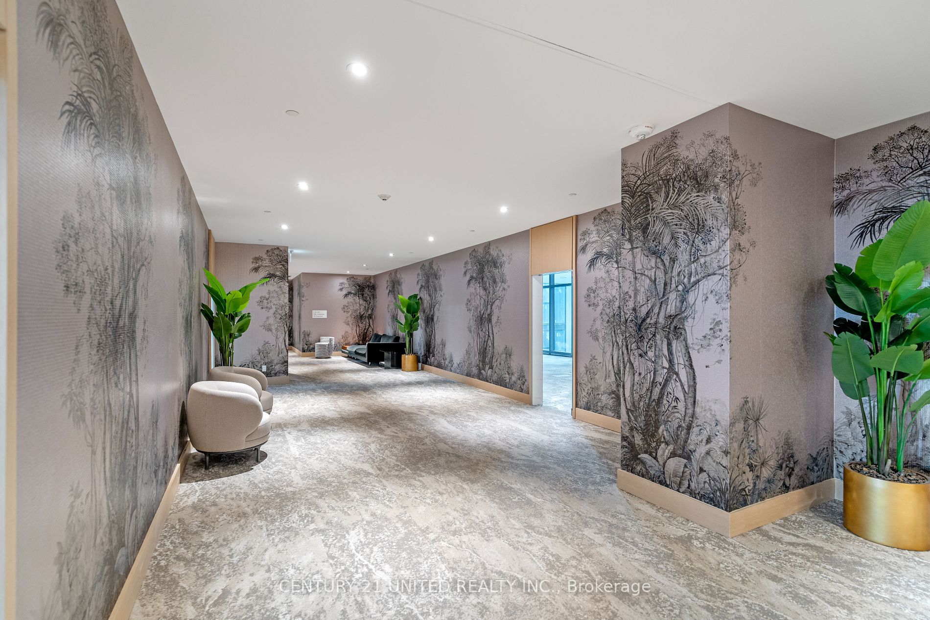 591 Yonge St Property Photo 16