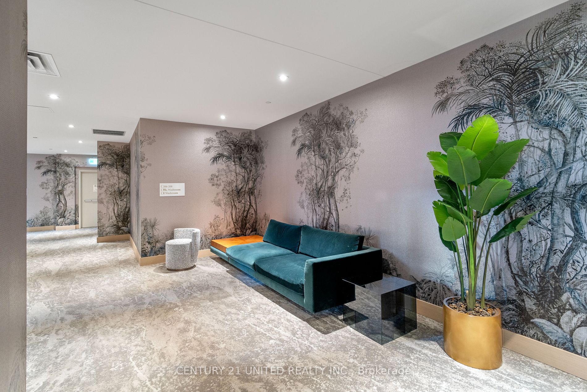 591 Yonge St Property Photo 17