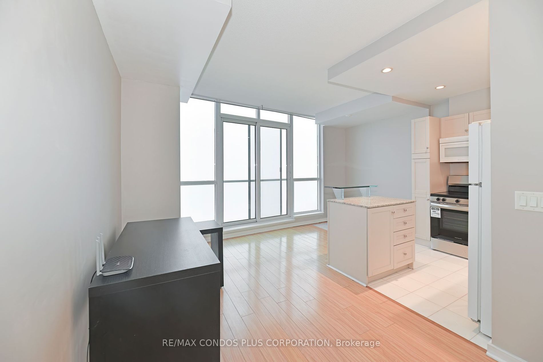 208 Queens Quay W 08 Property Photo 2