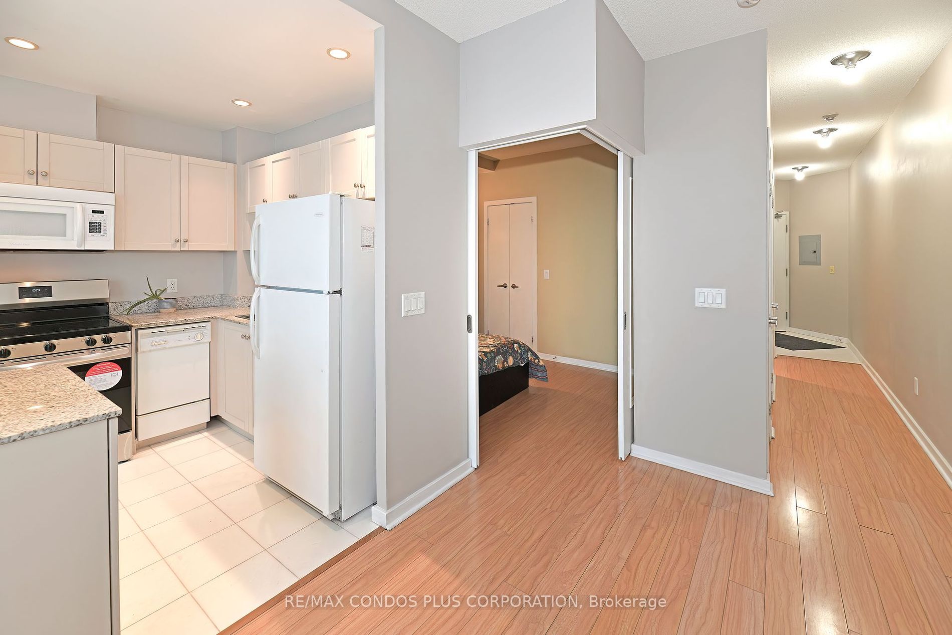 208 Queens Quay W 08 Property Photo 10