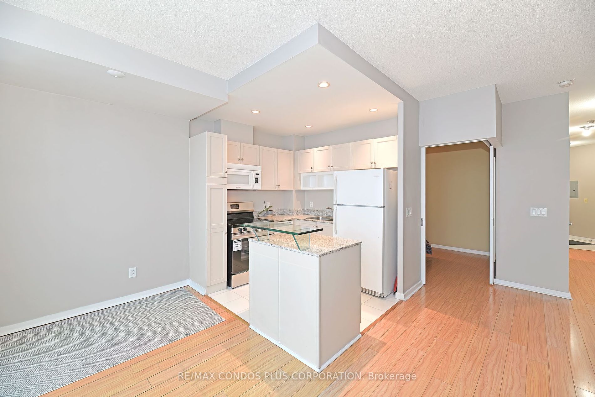 208 Queens Quay W 08 Property Photo 11