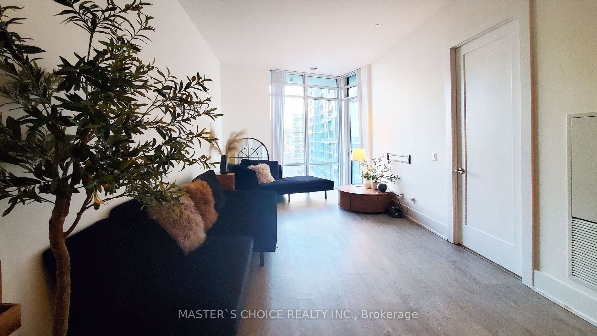 15 Merchants' Wharf 606 Property Photo 6
