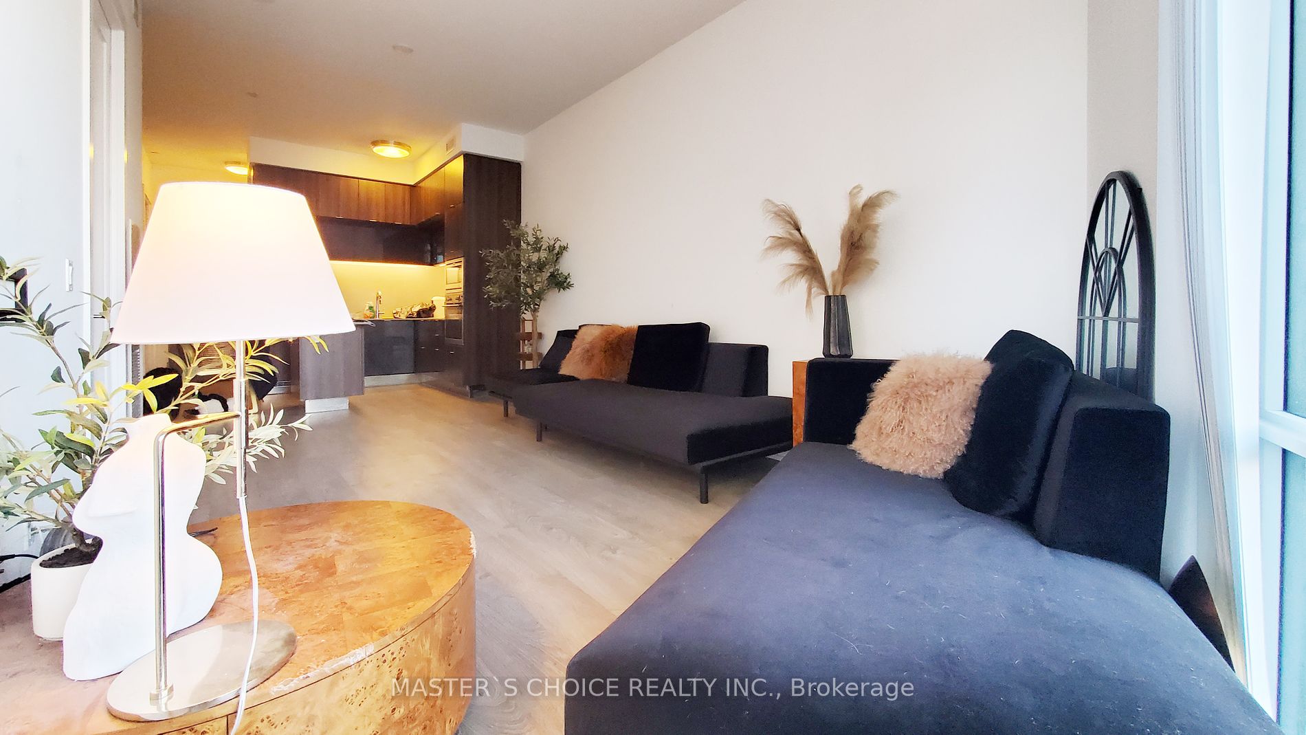 15 Merchants' Wharf 606 Property Photo 7