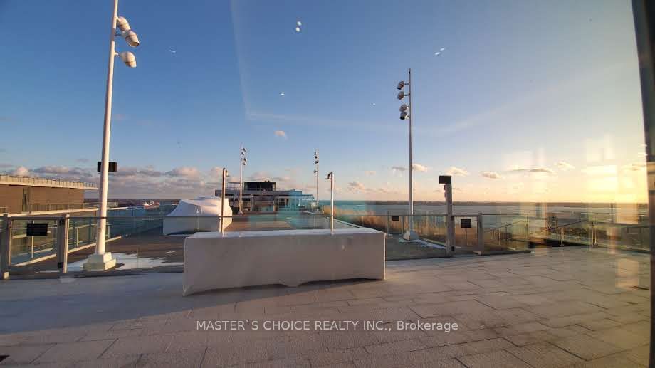15 Merchants' Wharf 606 Property Photo 14
