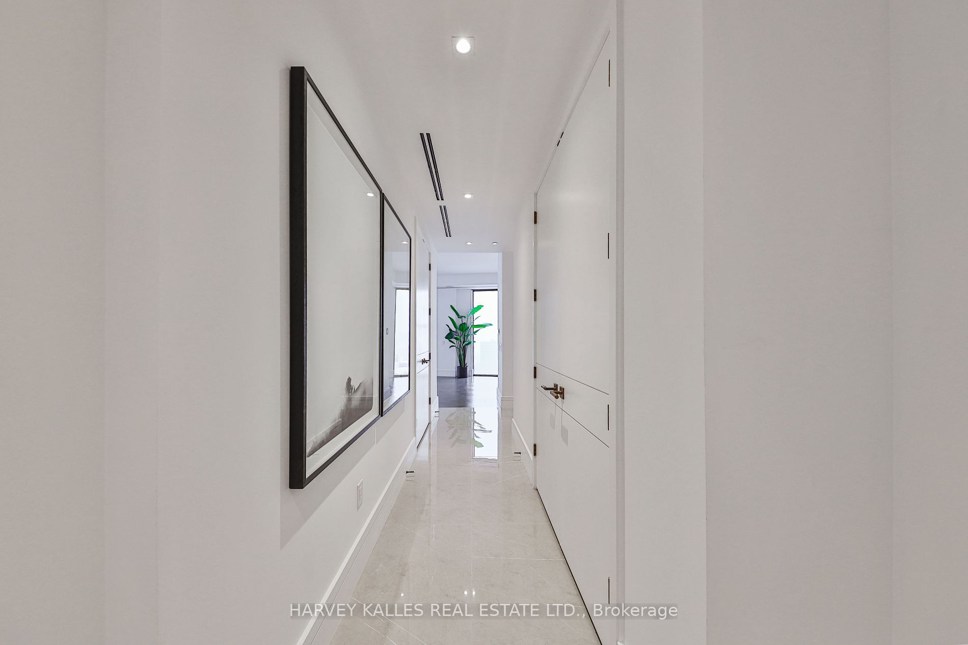 215 Lonsdale Rd 07 Property Photo 4